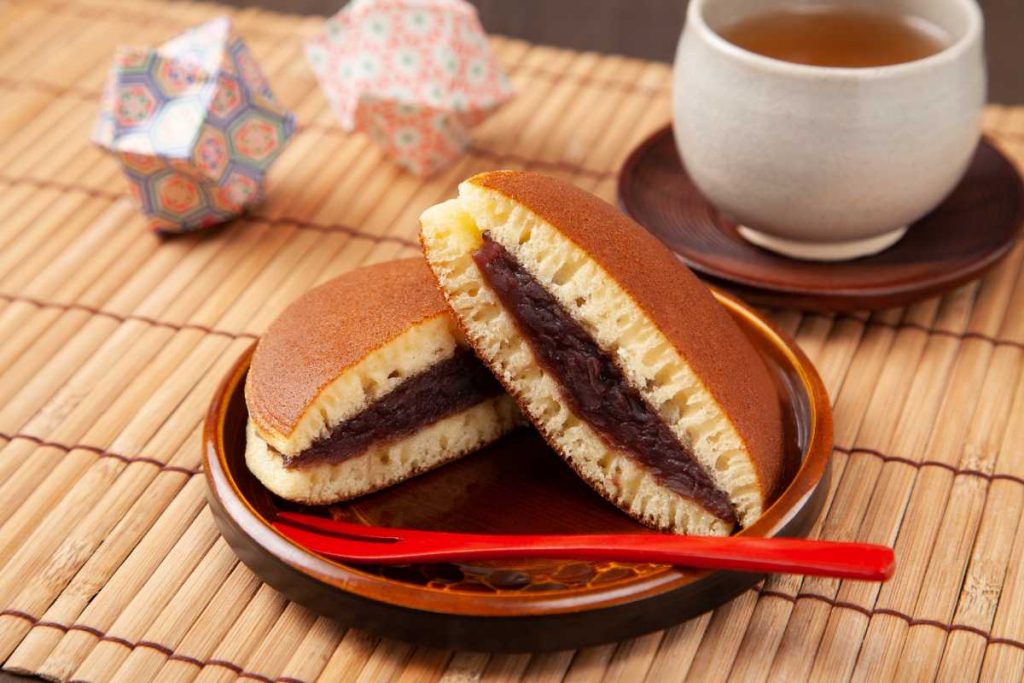 japanese-sweets-machine-dorayaki