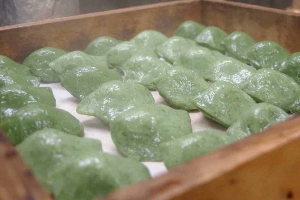 食品加工機械の一つである包あん機で作る商品のイメージ